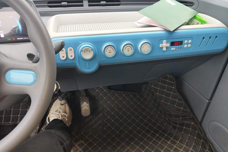 Used Bestune Pony 2025 222km Range Agile Horse Audio And AC Panel