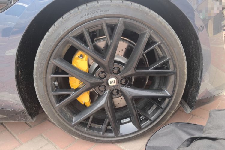 Used Xiaomi Auto SU7 2024 Four-Wheel Drive Ultra-Long Range Advanced Intelligent Driving Max Edition Right Front Wheel Hub