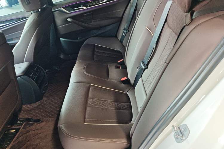 Used BMW 5 Series 2022 Second Facelift 525Li M Sport Package
