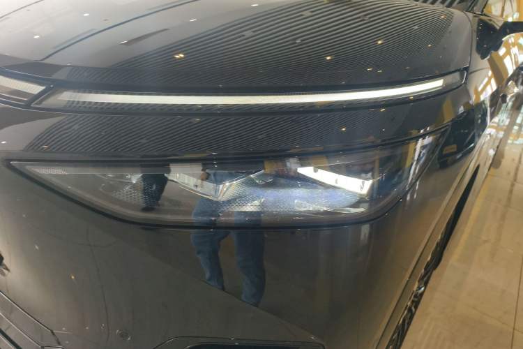 Used XPeng X9 2025 740 Ultra-Long Range Max
