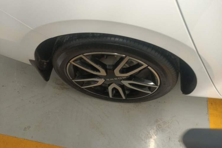 Used Roewe D6 2025 450km Deluxe Edition
