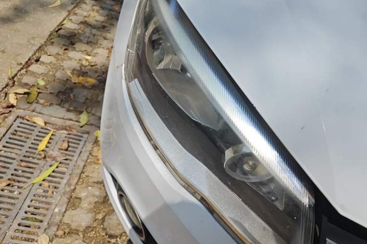 Used Volkswagen Jetta 2013 1.6L Manual Comfort Model Right Front Headlight