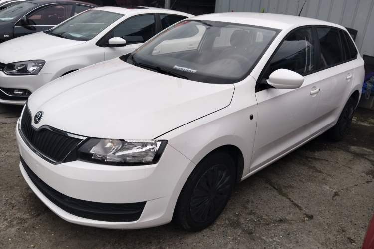 Used Skoda Rapid Spaceback 2016 Revised Version 1.6L Manual Front-Drive Edition