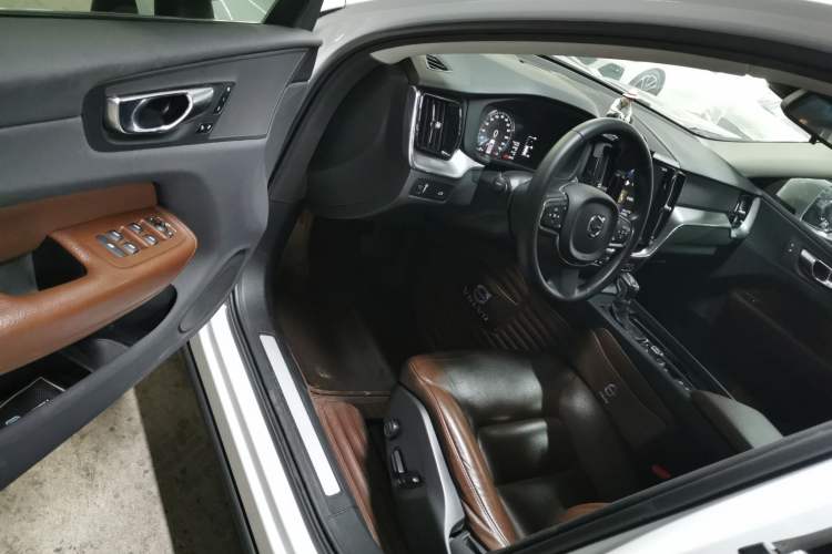 Used Volvo XC60 2020 T5 4x4 Zhiyi Luxury Edition Driver Seat