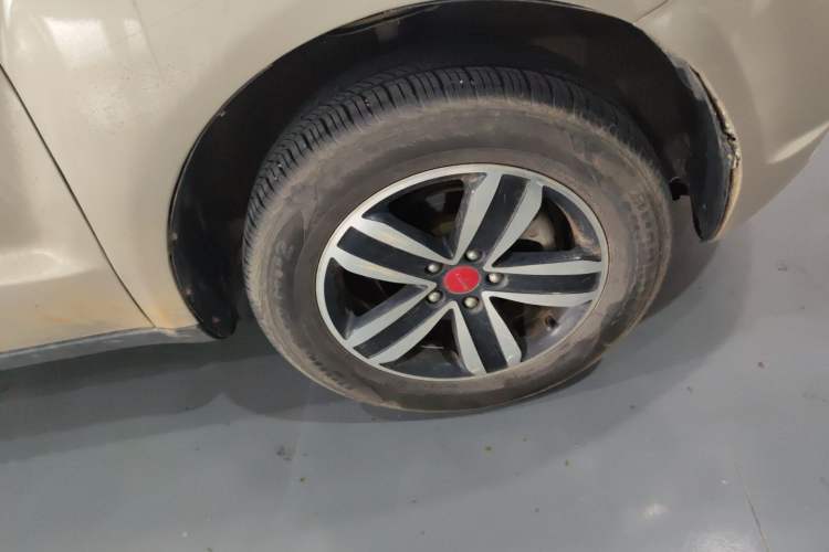 Used Geely Auto GX7 2015 Classic Edition 1.8L Manual Elite Model China IV Right Front Wheel Hub