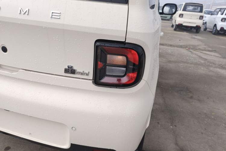 Used Geely Galaxy Panda 2025 210 km – Yuanqi Bear Right Rear Taillight