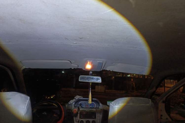 Used SAIC MAXUS Xintu V80 2012 2.5T Low-Roof Value-Added Logistics Version C