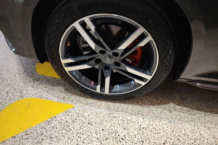 Used Audi A4L 2019 40 TFSI Ambition China VI
