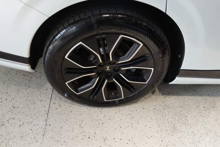 Used XPeng G9 2025 625 Long-Range Max Exterior 3