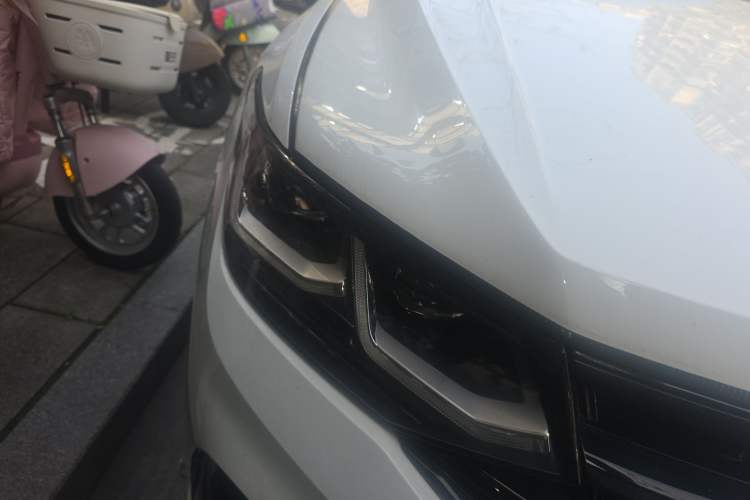 Used Volkswagen Tiguan X 2023 Facelift 330TSI Two-Wheel-Drive Prestige Flagship Edition Right Front Headlight