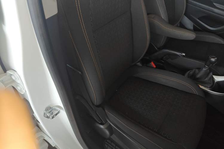 Used Chevrolet Trax 2018 330T Manual Transmission Two-Wheel Drive Comfort Version
