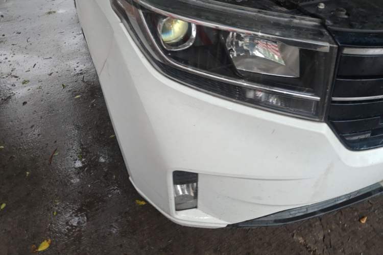Used Wuling Hongguang PLUS 2019 1.5T Manual Luxury 7-Seater Right Front Headlight