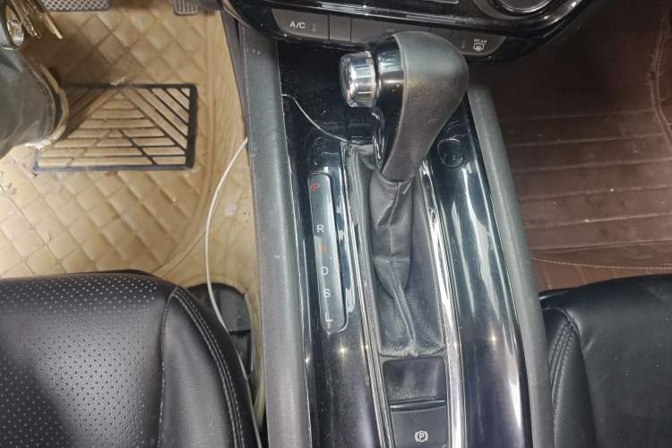 Used Honda Vezel 2015 1.5L CVT two-wheel drive Comfort trim Gear Lever