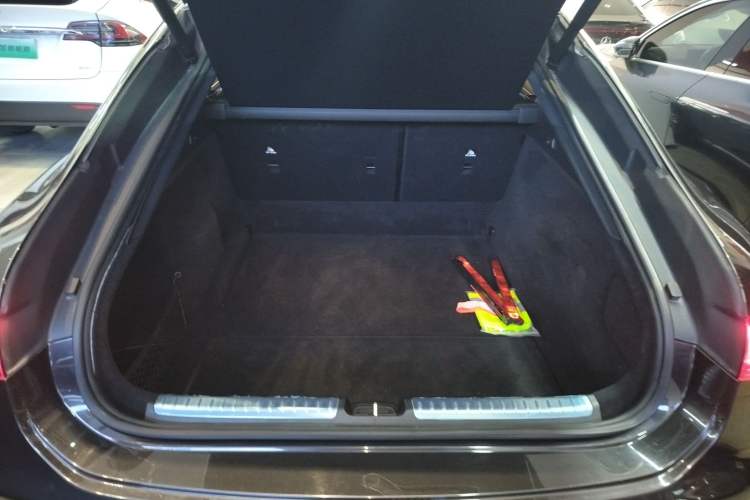 Used Mercedes-Benz EQS 2022 Updated Version 450+ Pioneer Edition Trunk