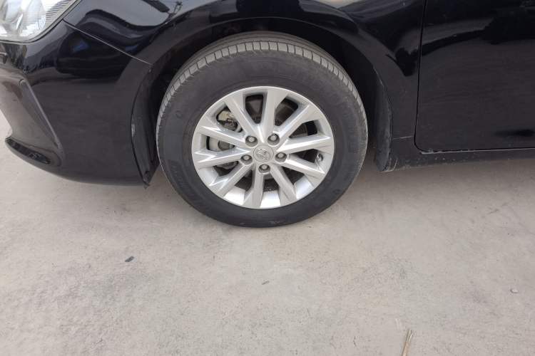 Used Toyota Camry 2015 Dual-Engine 2.5 HG Luxury Navigation Edition Left Front Wheel Hub