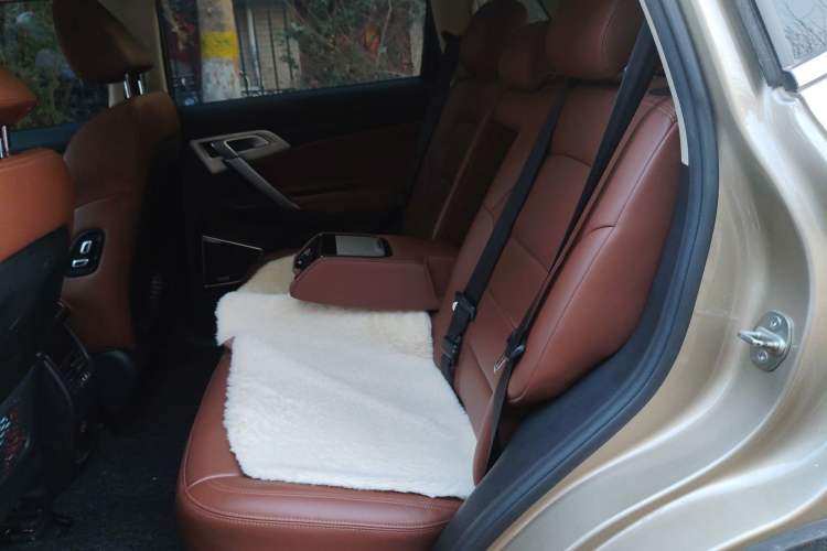 Used Geely Auto Emgrand X7 Sport 2018 1.8TD Automatic All-Wheel-Drive ZhiZun Model with 4G Connectivity
