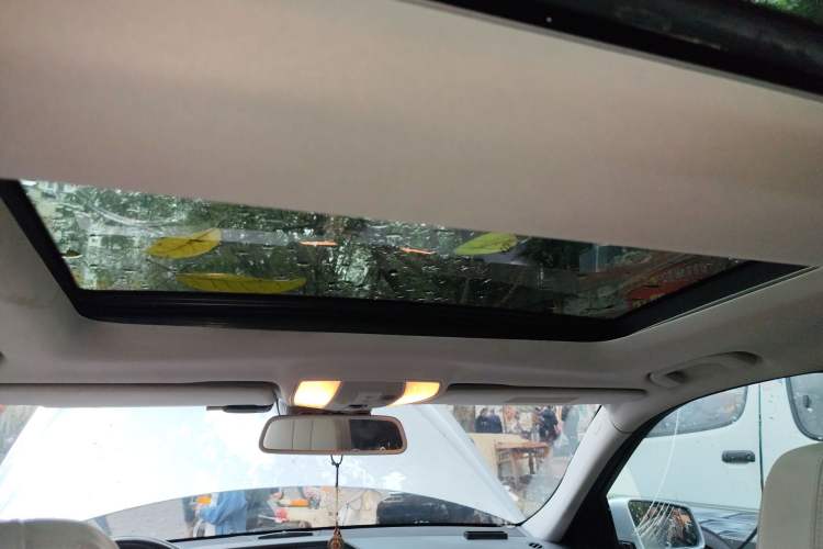 Used Mercedes-Benz E-Class 2011 E 260 L CGI Fashion Model
