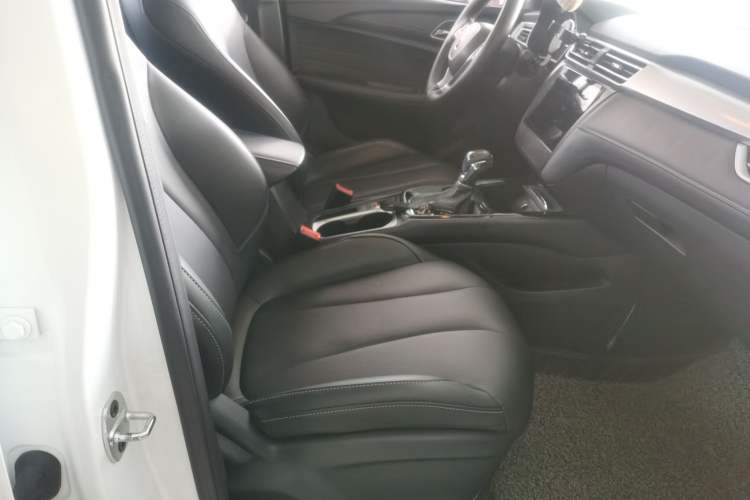 Used Roewe i5 2019 1.5L Automatic 4G Connected Langhao Edition Right Front Seat