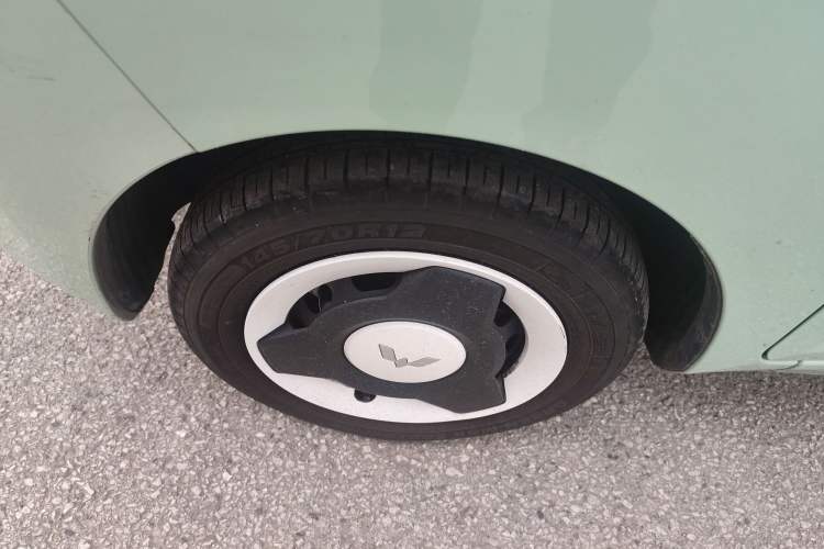 Used Wuling Hongguang MINIEV 2021 Macaron Premium Model – Lithium Iron Phosphate Left Front Wheel Hub