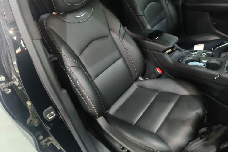 Used Cadillac XT4 2024 28T Two-Wheel-Drive Luxury Version
