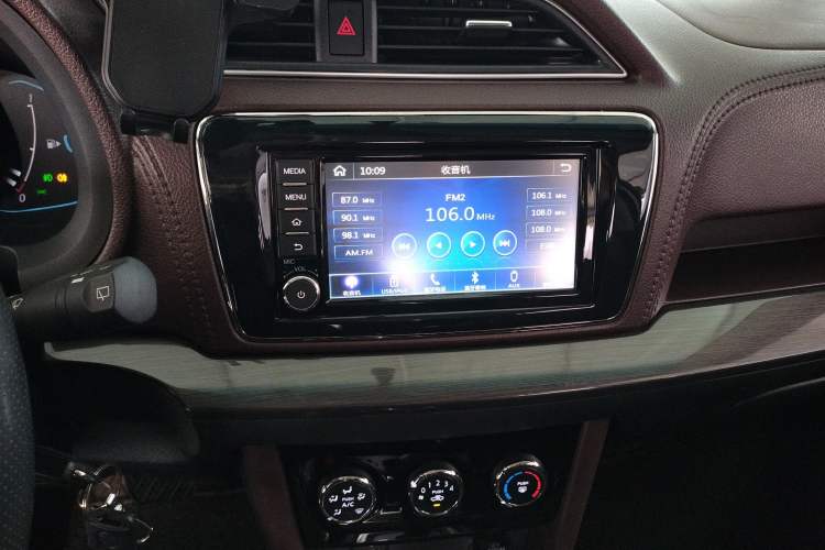 Used Venucia M50V 2019 1.6L CVT Luxury Edition
