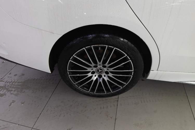 Used Mercedes-Benz C-Class 2024 Restyled C-Class 260 L Sport Edition Exterior 5