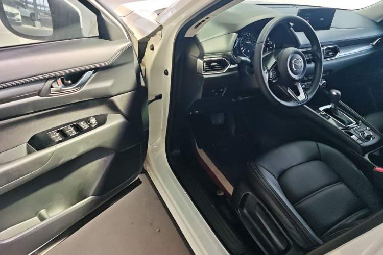 Used Mazda CX-5 2024 2.0L Automatic Two-Wheel Drive ZhiShang Version Driver Seat
