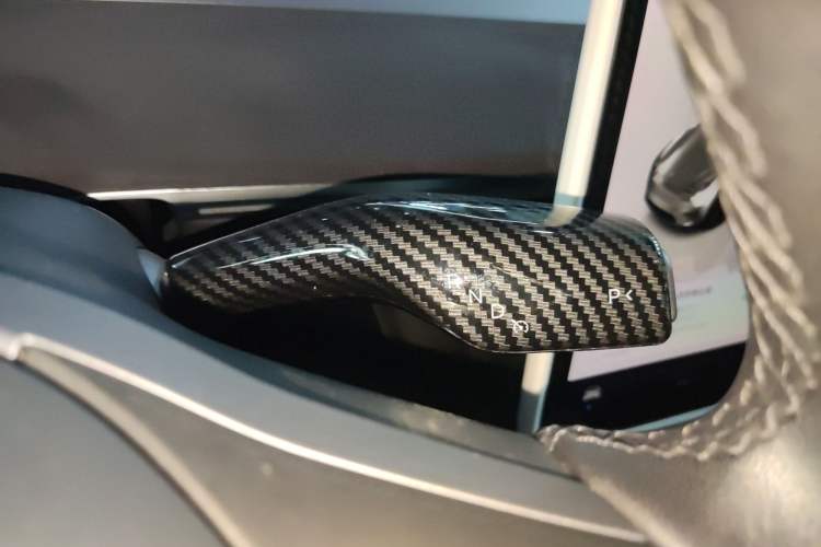 Used Tesla Model Y 2022 Long-Range All-Wheel-Drive Version