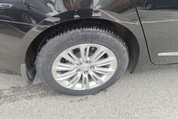 Used Buick LaCrosse 2018 20T Elite Edition Right Rear Wheel Hub