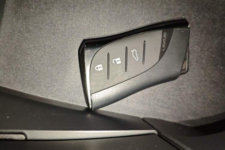 Used Lexus ES 2023 200 Excellence Edition Vehicle Key