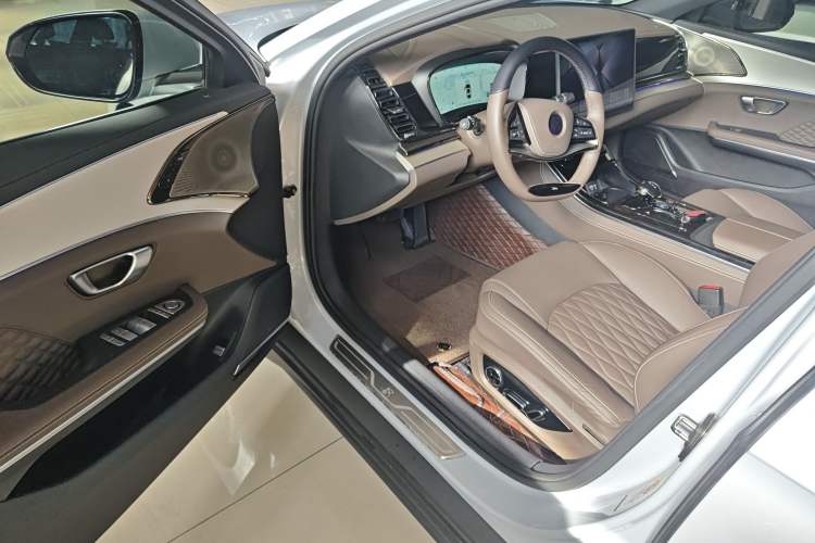 Used BYD Han 2024 EV Glory Edition 506KM Front-Wheel-Drive Premium Model