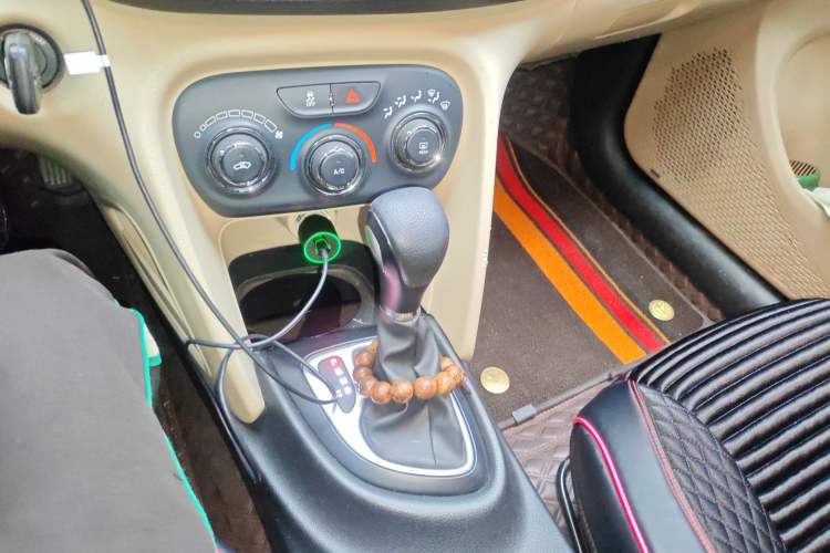 Used Fiat Viaggio 2012 1.4T Automatic Enjoyment Edition Gear Lever