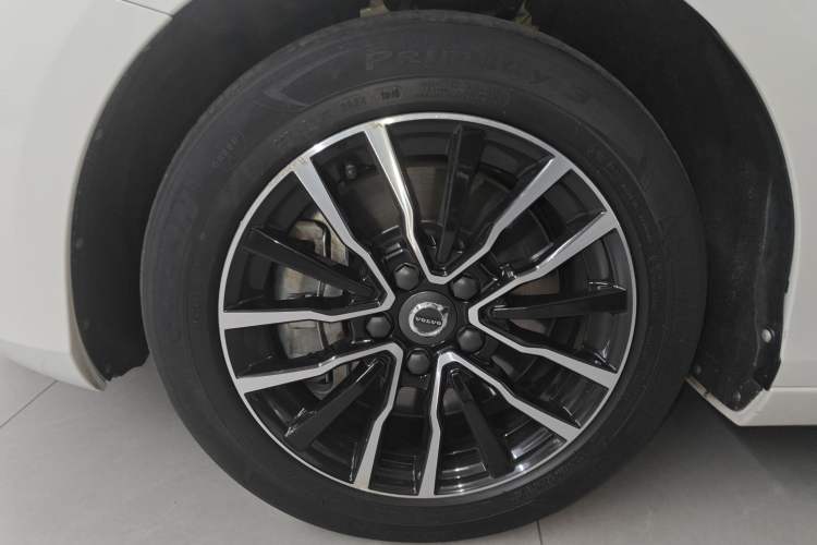 Used Volvo V40 2017 T3 Zhiyi Edition
