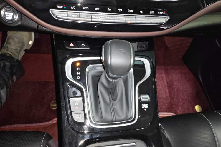 Used GAC Trumpchi M6 2023 PRO 270T DCT Luxury Edition Gear Lever