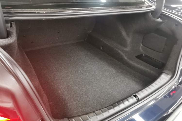 Used BMW 5 Series 2021 Facelifted 530Li Leading Edition M Sport Package
