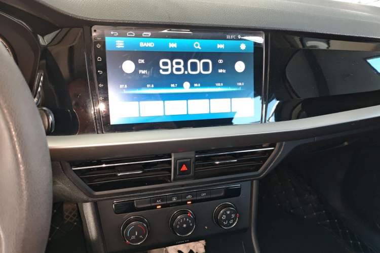 Used Volkswagen Lavida 2018 1.5L Automatic Comfort Edition China V Standard Audio And AC Panel