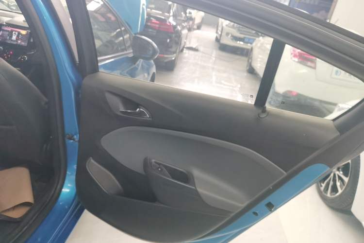 Used Chevrolet Cruze 2018 320 Automatic Pioneer Sunroof Edition