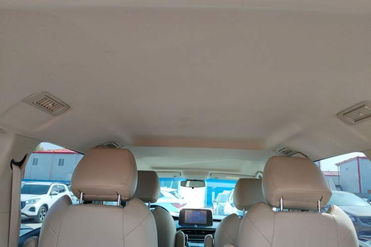 Used Buick GL8 2023 Land Executive Class Comfort Model