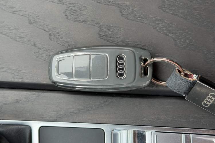 Used Audi A6L 2023 Revised Edition 45 TFSI quattro Prestige Dynamic Version Vehicle Key