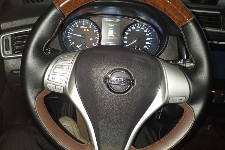 Used Nissan Qashqai 2017 2.0L CVT Elite Edition China V Standard Steering Wheel