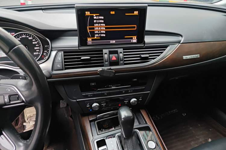 Used Audi A6L 2016 50 TFSI quattro Luxury Edition Audio And AC Panel