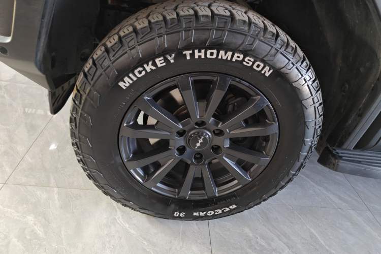 Used Formula Leopard Leopard 5 2023 Navigator Edition
