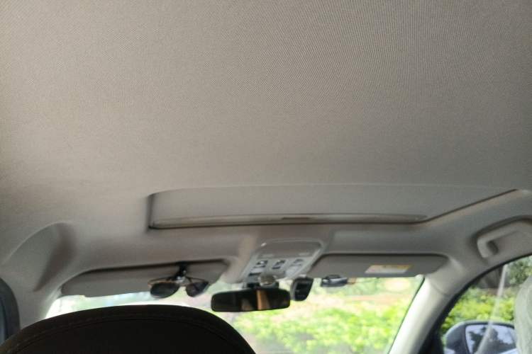 Used Haval H2 2018 Blue Label 1.5T Dual-Clutch Two-Wheel-Drive Elite Model Headliner