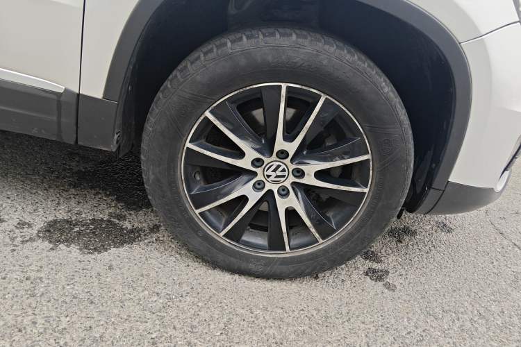 Used Volkswagen Tiguan L 2015 1.8TSI Automatic Two-Wheel Drive Luxury Model
