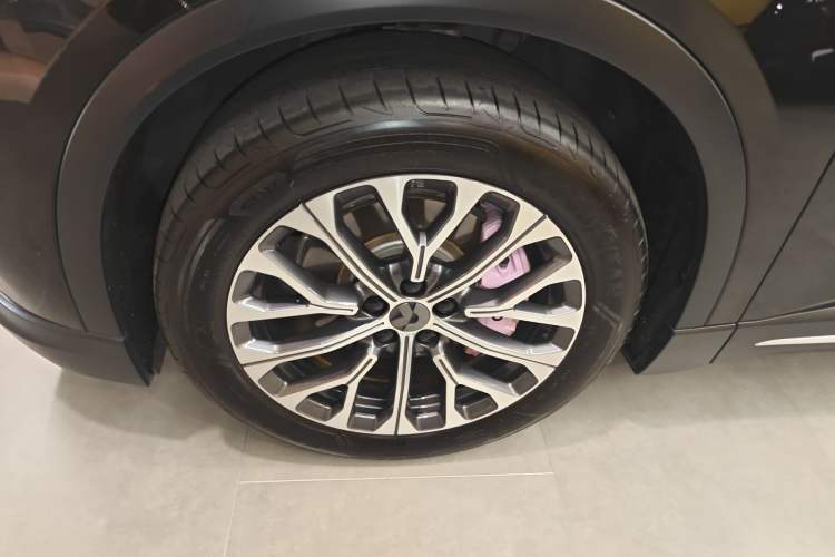 Used Nio ES6 2023 75 kWh Left Front Wheel Hub