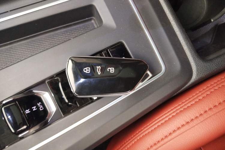 Used Volkswagen Golf 2023 Facelift 280TSI DSG R-Line Lite
