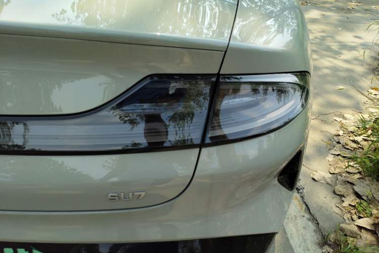 Used Xiaomi Auto SU7 2024 Rear-Drive Long-Range Intelligent Driving Version
