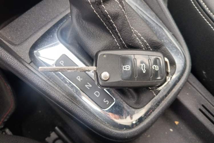 Used Volkswagen Jetta 2015 1.6L Automatic Luxury Model
