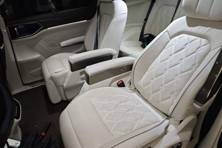 Used Volkswagen Viloran 2022 380TSI Prestige Edition
