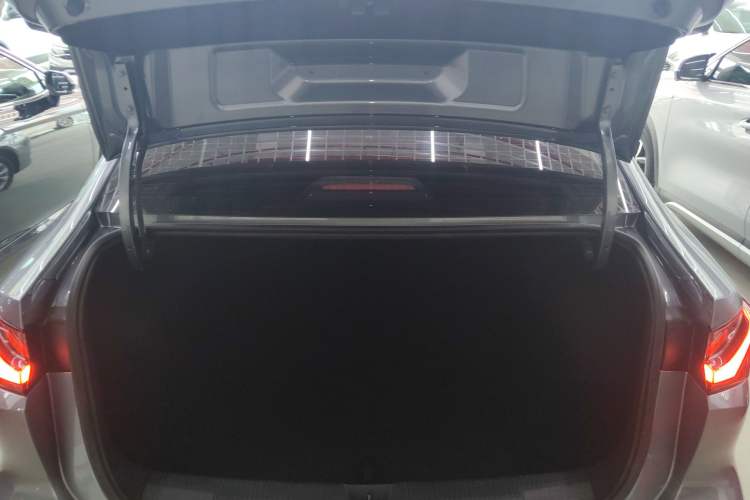 Used Roewe i5 2023 1.5L CVT Luxury Edition